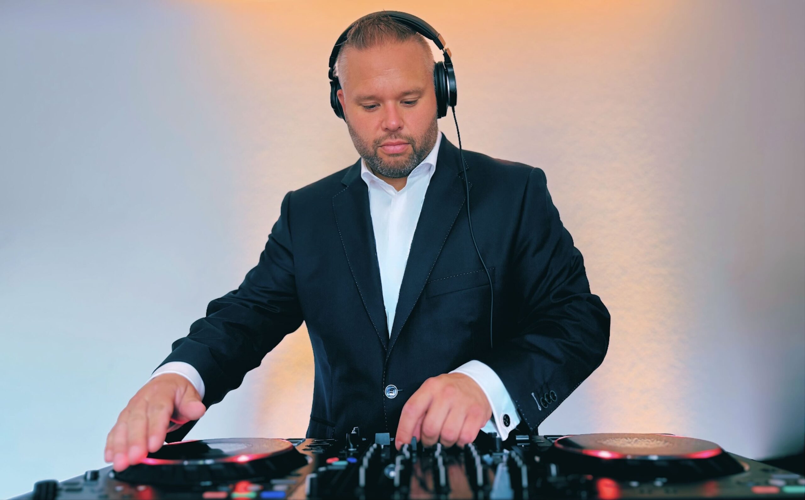DJ Fulda Hochzeit - DJ Alex De La Groove Fulda Hessen Hochzeit DJ in the mix